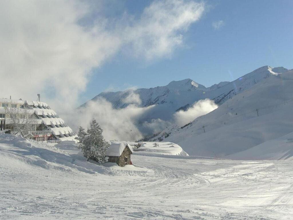 Ski Piau Engaly 50 M Des Pistes De Ski Et Du Coeur De Station Aragnouet Exterior foto